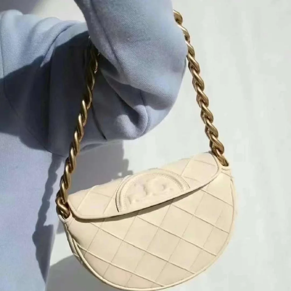 Tory Burch Fleming Half Moon Cream Quilted Shoulder Bag - Picture 6 of 9
